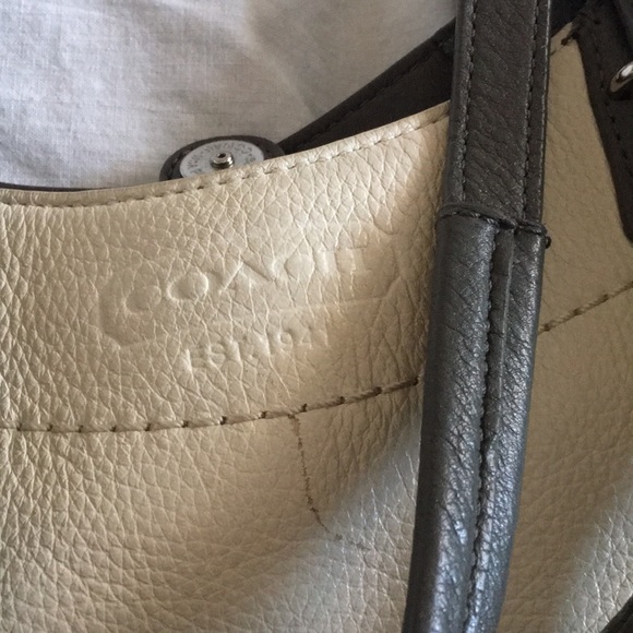 Coach leather purse large off white with grey trim - Picture 3 of 7